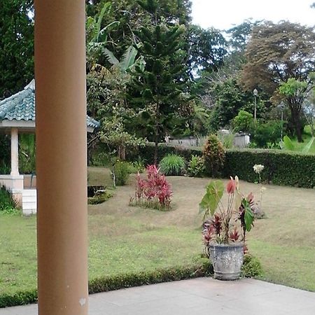 Villa Puncak Resort チパナス エクステリア 写真